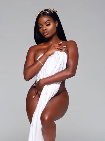 Джулия Озорница